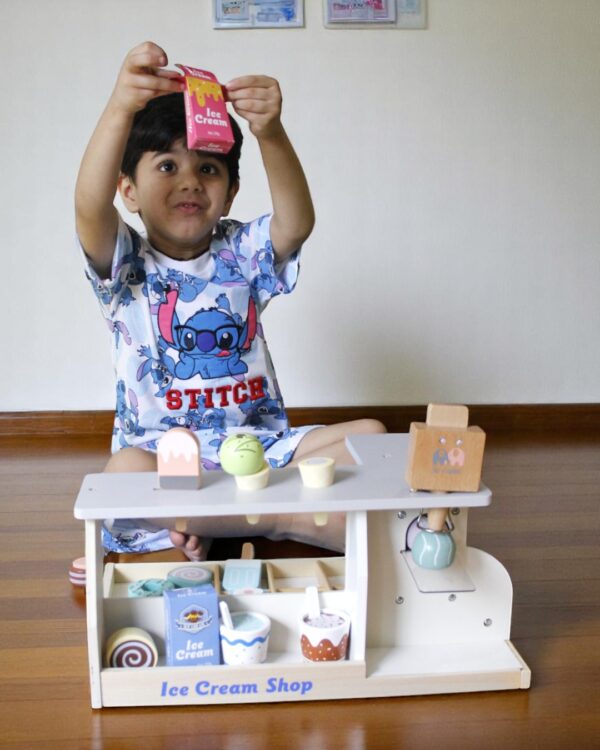 Ice-cream Shop - Image 2